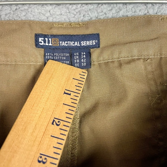 5.11 Tactical Cargo Shorts Men's 34 Khaki Utility Pockets - Picture 4 of 9